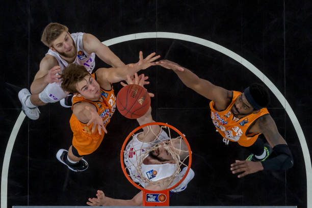 而是否越界 而是否越界