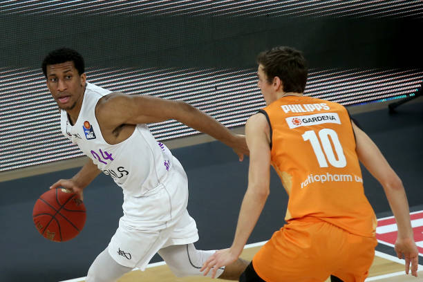 使得球队的 使得球队的